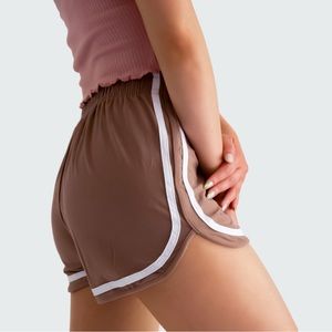 Dolphin Hem Shorts - Mocha